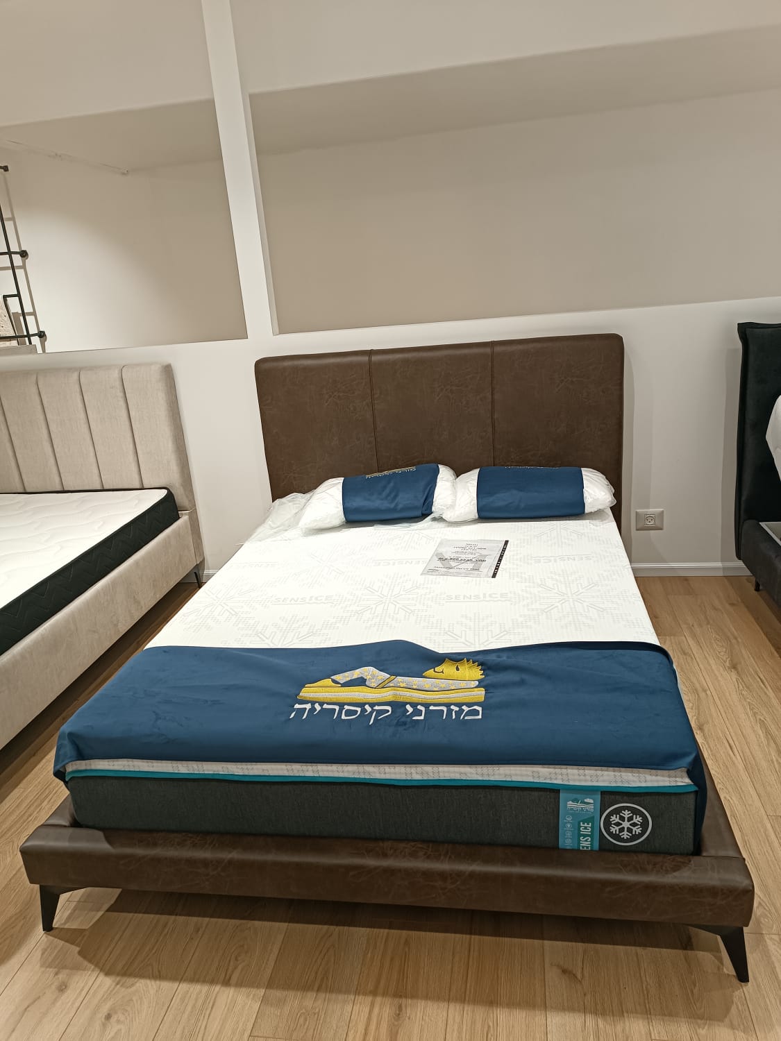 מיטה מרופדת זוגית דגם קולורדו